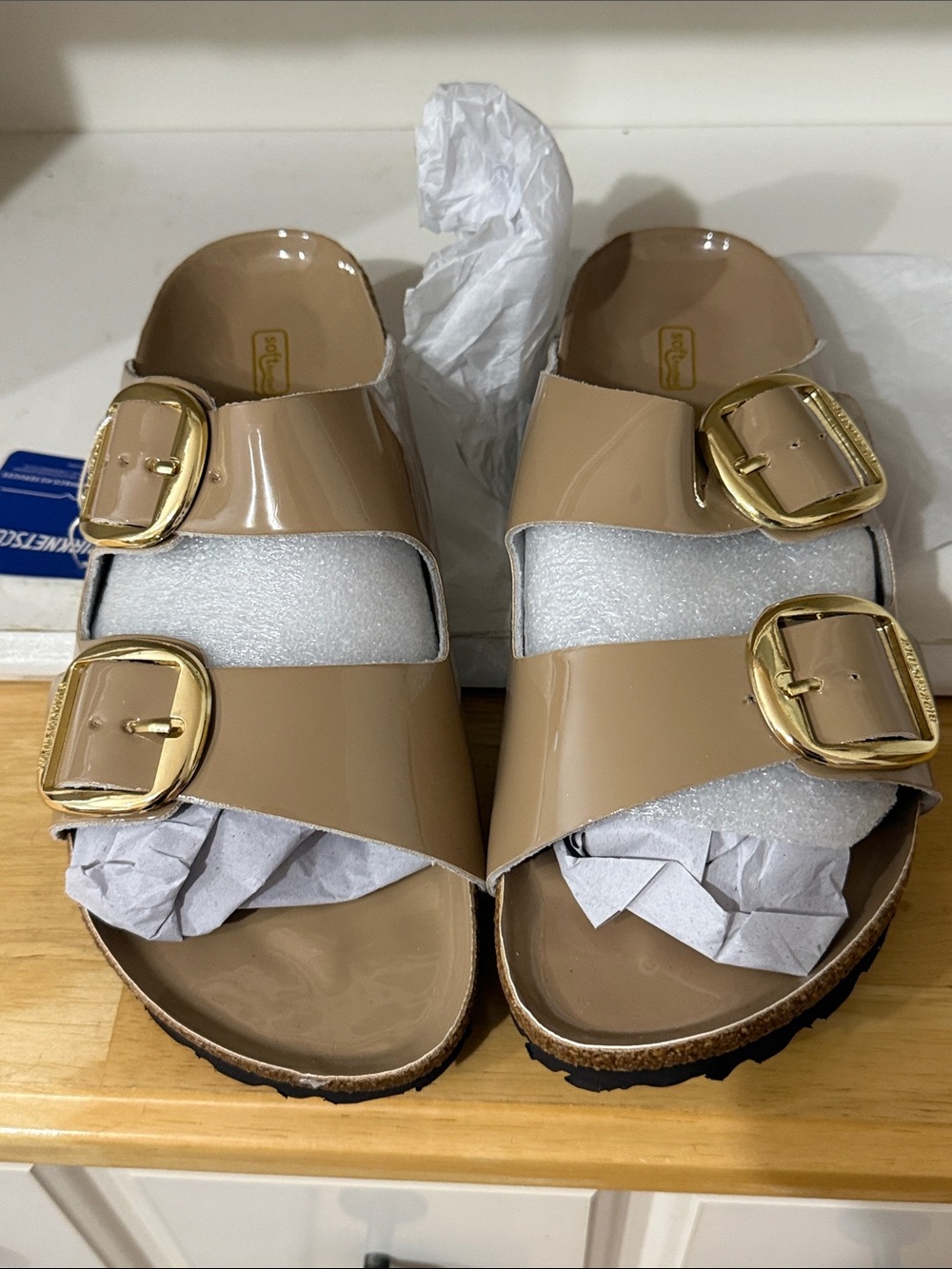 NEW Birkenstock Arizona Big Buckle
Natural Leather Patent High-Shine New Beige 9